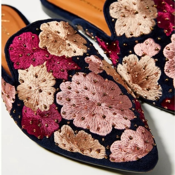 ANTHROPOLOGIE Studded Violet Slides Flats 7 NWT - Picture 2 of 10